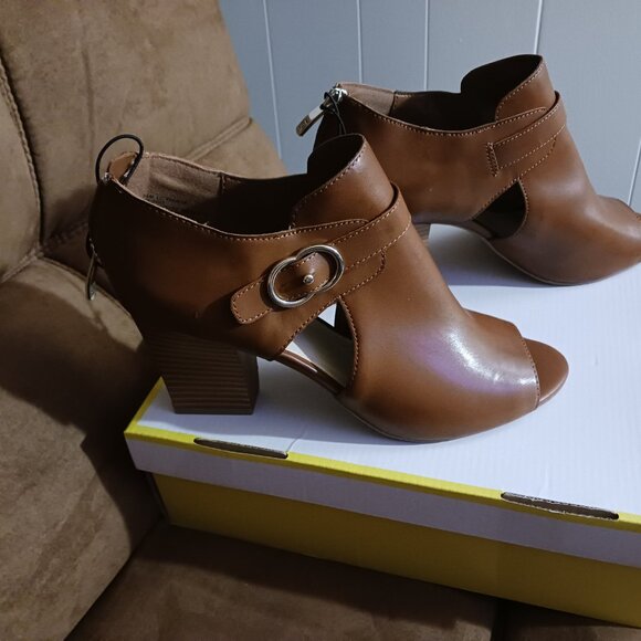 Women shoes. Brand new - Picture 3 of 4